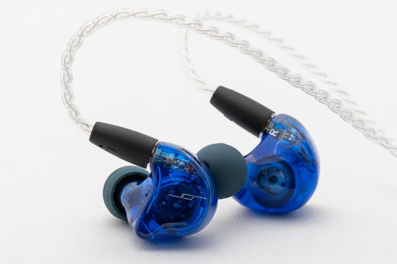 ハイブリッド型イヤフォン「1980 Blue MOON」