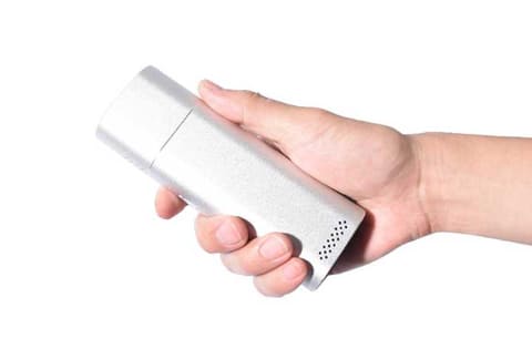 手のひらサイズでAndroid搭載のモバイルプロジェクター - AV Watch