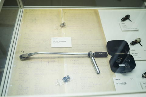 DENON DL-A110 DL-103専用ヘッドシェル デノン「DL-A110」 DL-103+放送局用再現シェルの記念モデル。 厚い音調