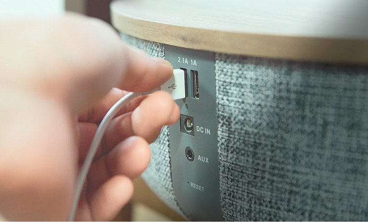 充電用のUSBポートを2基搭載