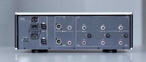 Soulution、“集大成”で580万円のフォノイコライザーアンプ - AV Watch