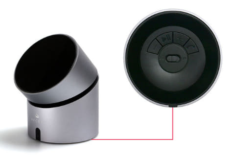 360度ワイヤレススピーカー内蔵Qi充電器。角度調整でスマホスタンドに