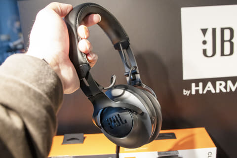 JBL初のハイブリッドNC対応ワイヤレスヘッドフォン「CLUB ONE」 - AV Watch