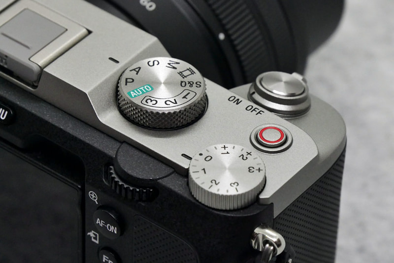 動画ボタンが上部に移動