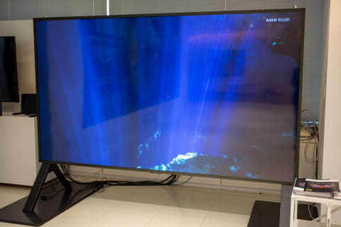 シャープ、1,450万円の120型8Kディスプレイ披露。31.5型は来春118万円