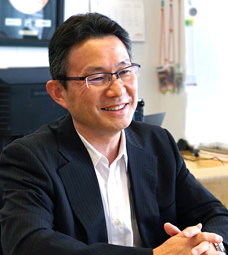 伊藤雅康氏。ソニー・インタラクティブエンタテインメントLLC EVPハードウェアエンジニアリング&オペレーション担当 兼 株式会社ソニー・インタラクティブエンタテインメント 取締役 副社長 ハードウェアエンジニアリング&オペレーション本部長 兼 ソニー株式会社 執行役員