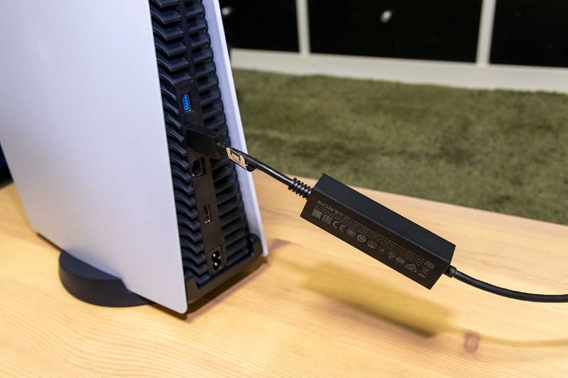 PS CameraはPS5背面のUSBポートに接続する