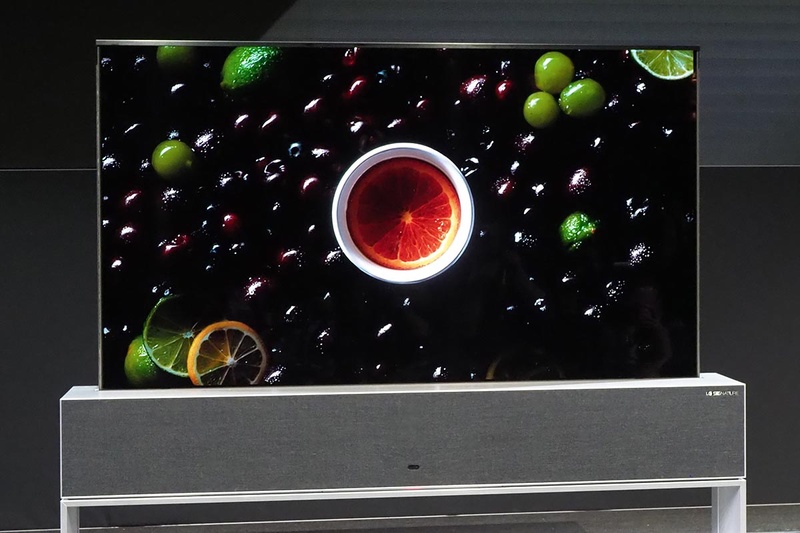 2019年のCESで展示された「LG SIGNATURE OLED TV R」