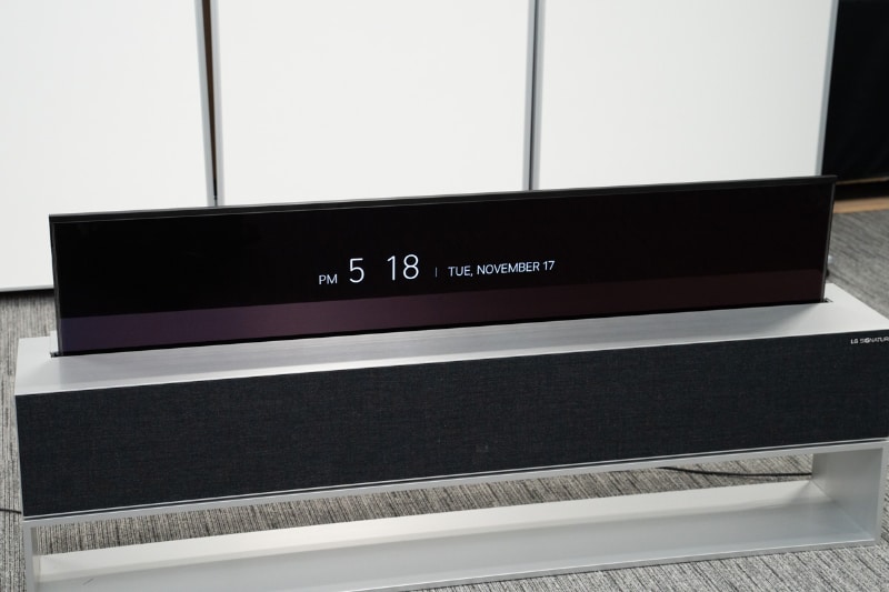 時計や天気予報を表示したり、ユーザーが登録した写真を表示する事もできる