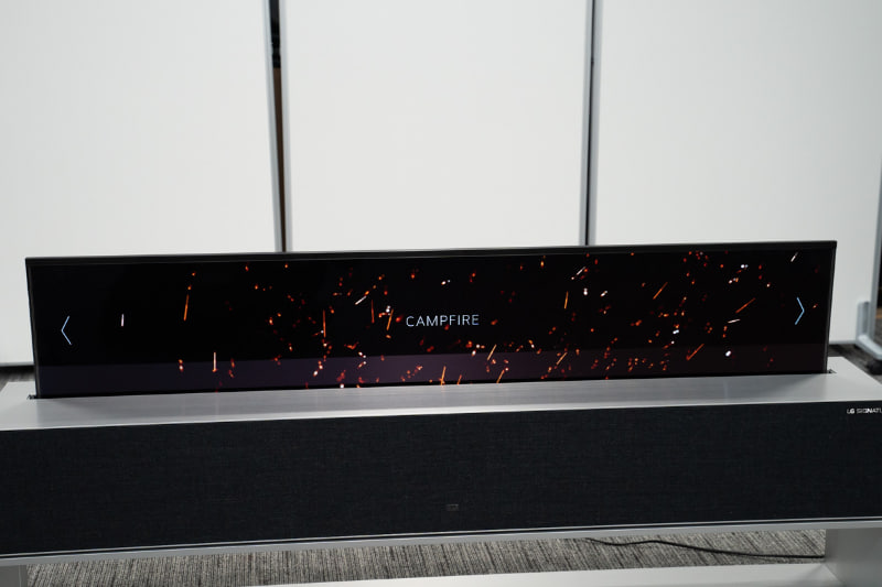 火花が四方八方に飛び散る「CAMPFIRE」