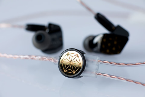 final×DITA共同開発、伝統技法「沈金」で仕上げたイヤフォン。500台