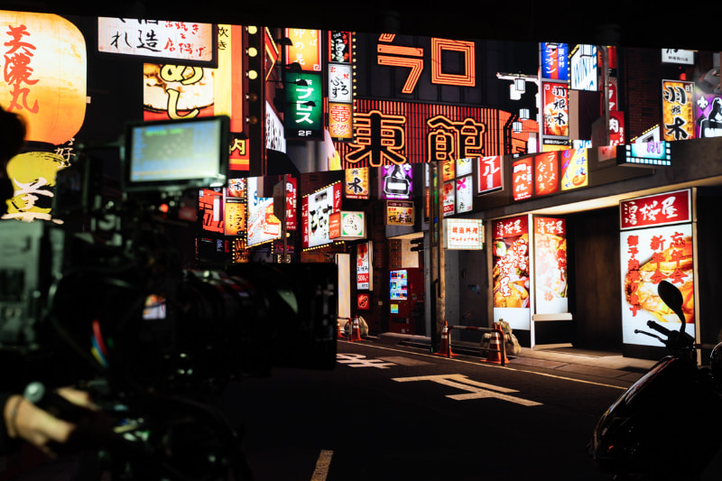 ディスプレイの表示にライティングを合わせ、カメラで撮影する