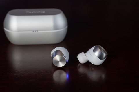 進化するイヤフォン”、Technics「AZ70W」の音質と便利さが凄い