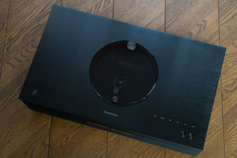 Technicsの高音質小型オーディオ「SC-C70MK2」。CD再生の“手間を楽しむ