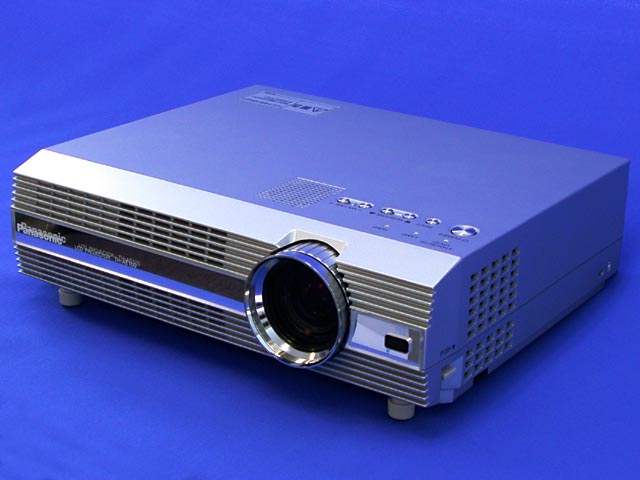 パナソニックの液晶プロジェクター「TH-AE100」