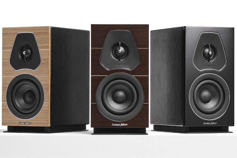 左がウォルナット