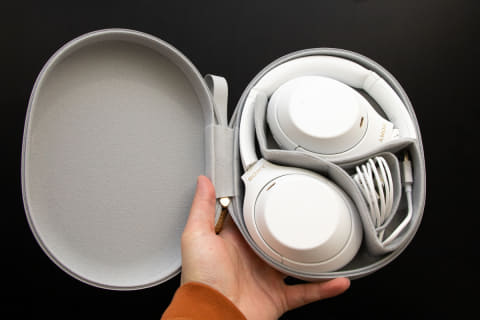 ソニー、BTヘッドフォン「WH-1000XM4」に“静寂の白”。LiSAとコラボ