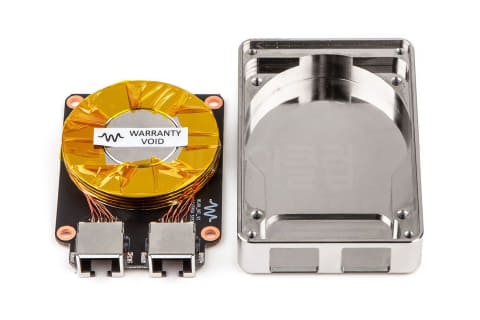 電磁波でノイズ除去するオーディオ用LANアイソレータ。89,980円 - AV Watch