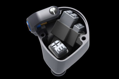 国産の新ブランドclariar、カスタムIEMの音をユニバーサルへ「i640