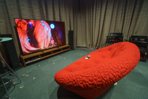 ガラステーブル一体化式のソニーのテレビです❗️ ガラステーブル一体化式のソニーのテレビです❗️ SONY BRAVIA