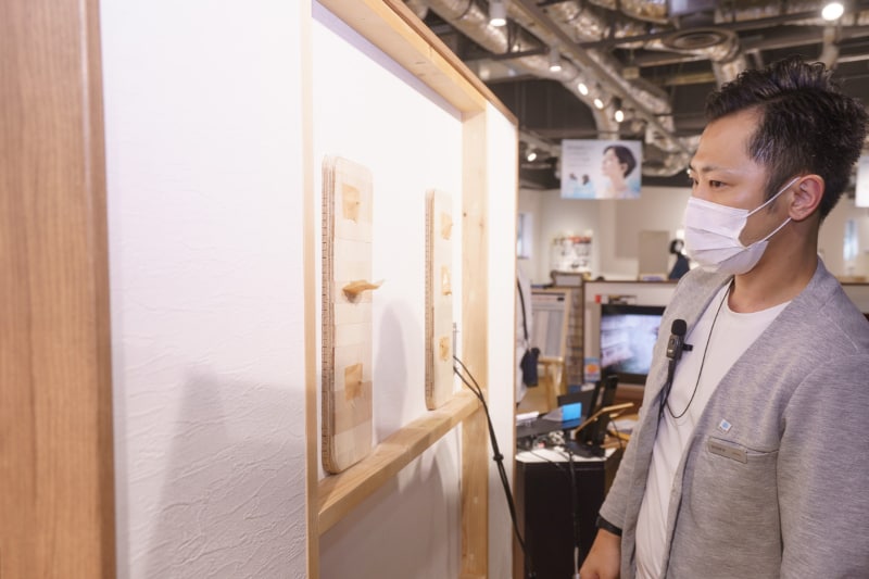 実際に壁掛け設置するとどうなるのか見られるほか、依頼や工事の手順なども詳しく展示されているのはソニーストアならでは