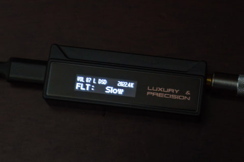 Luxury&Precision W2 ＋レザーケース usb dac 彼楽 スマホ+ガチなUSB DAC”でDAP並の高音質、楽彼「W2」が凄い - AV Watch