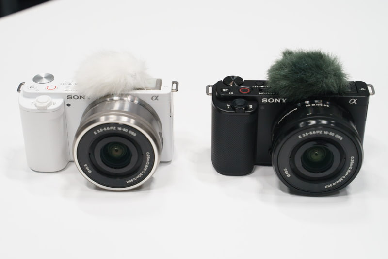 カラーはブラックとホワイトを用意