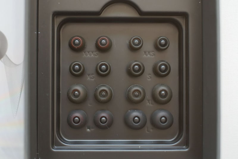 パッケージ内に大量のイヤピースが