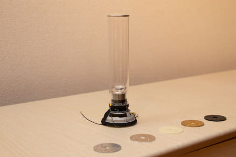 ソニー、音楽連動で光が揺れるグラスサウンドスピーカー。約3.9万円