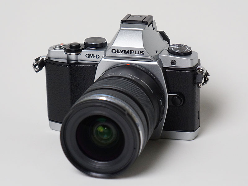 オリンパス「E-M5」