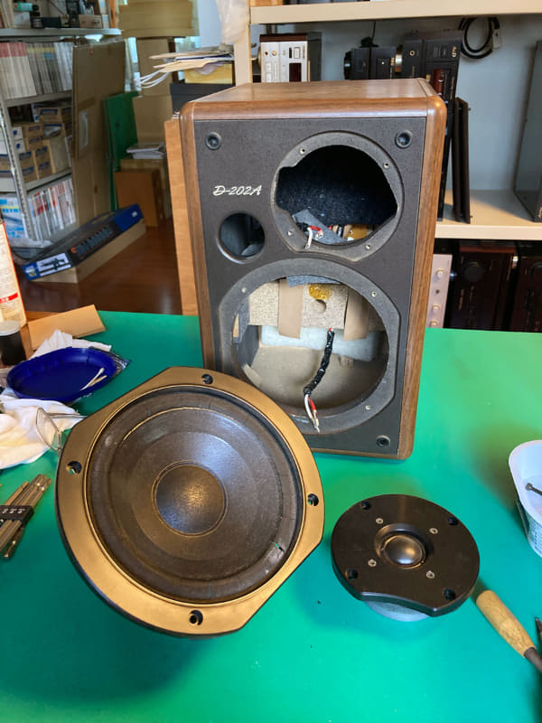 ウーファーとツイーターを外した状態