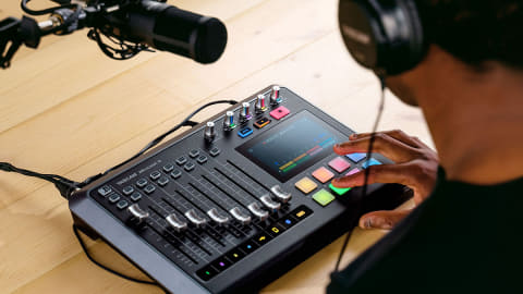 TASCAM、手軽に4人同時ポッドキャスト収録/編集できる「Mixcast TASCAM、手軽に4人同時ポッドキャスト収録/編集できる「Mixcast