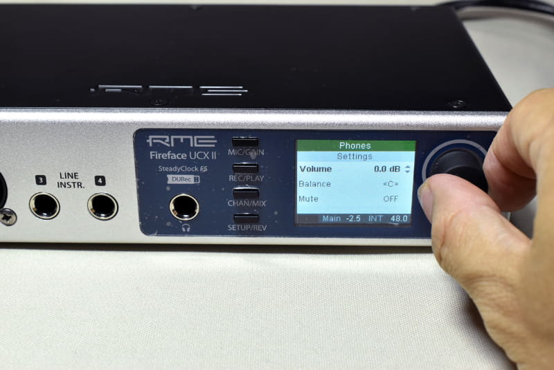 UCX IIはカラー液晶ディスプレイに進化