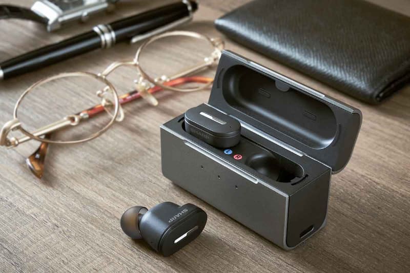 耳あな型補聴器「メディカルリスニングプラグ(MH-L1-B)」