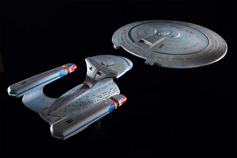 船体分離ギミックも搭載<br><span class="fnt-70">(C)TM & (C) 2021 CBS Studios Inc. STAR TREK and related marks and logos are trademarks of CBS Studios Inc. All Rights Reserved.</span>