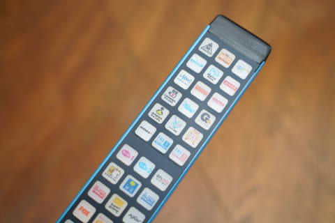 ミニレビュー】“50チャンネルに一発で飛べるリモコン”借りたら、長すぎ