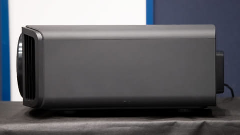 ビクター、世界初8K60p/4K120p対応レーザープロジェクタ。125万円から