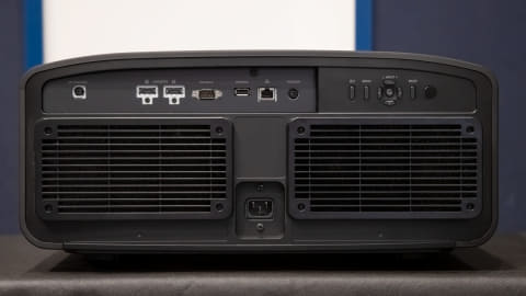 ビクター、世界初8K60p/4K120p対応レーザープロジェクタ。125万円から