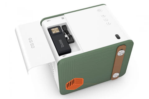 BenQ、角度調整できる円形モバイルプロジェクタ。キャンプ用の防滴