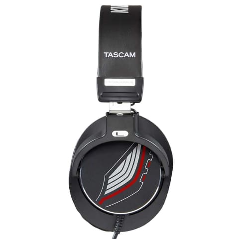 キルラキル」×TASCAMヘッドフォン。纏と鬼龍院の2デザイン - AV Watch