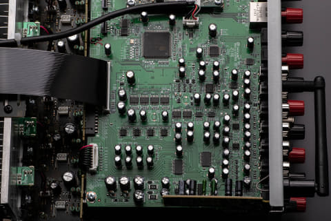 デノン、7.7万円のAVアンプ「AVR-X1700H」。山内氏が初期から開発 - AV