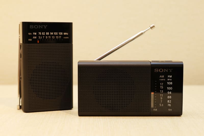 「ICF-P27」(左)、「ICF-P37」(右)