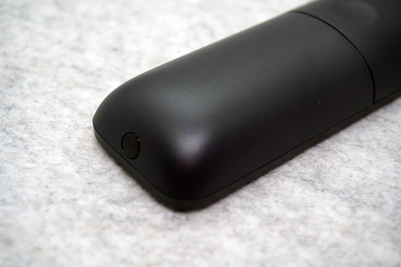 先端に赤外線ポートも備える