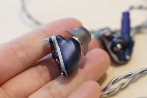 Acoustune、新素材と最新技術多数投入の旗艦イヤフォン「SHO-笙