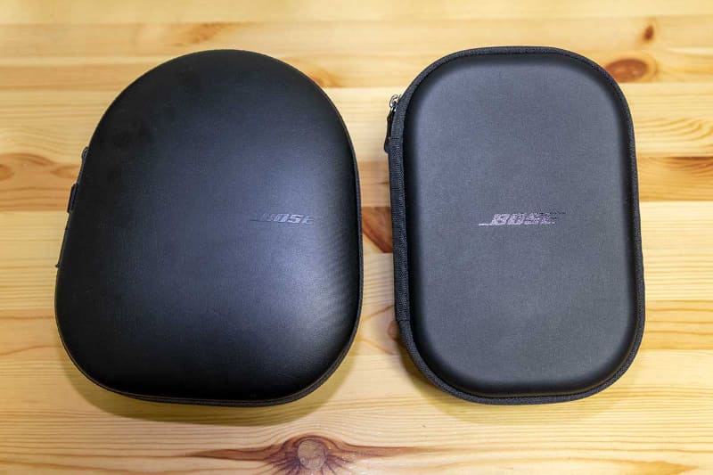 NC HP700のケース(左)とQC45のケース(右)を並べたところ