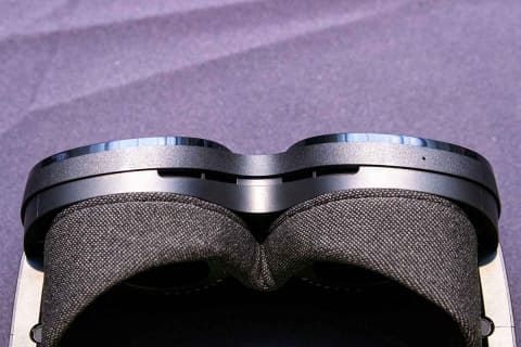 メガネのように折りたためる“VRグラス”「VIVE Flow」 - AV Watch