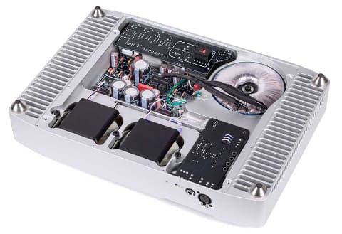 DrHEAD　egosystems　アンプHeadphone Amplifier エゴシステムズ、10時間バッテリ駆動できるヘッドフォンアンプ