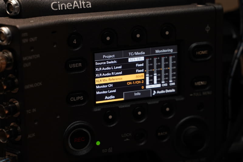 本体にマイクも新たに内蔵