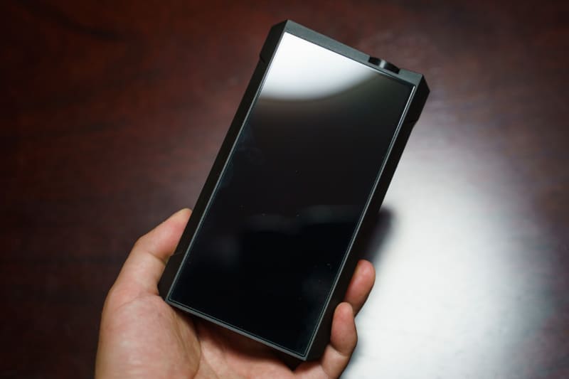 通常のDAPと比べると、かなり大きい「M17」