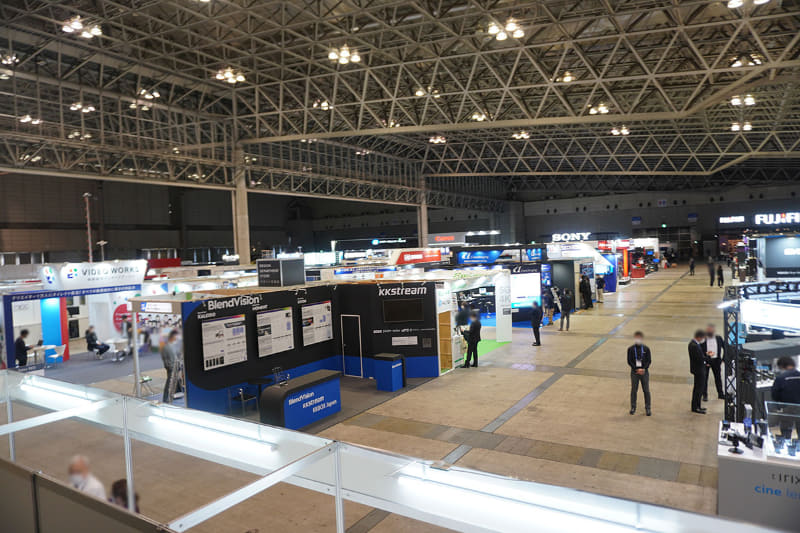 会場45分前、緊張感が高まる展示会場